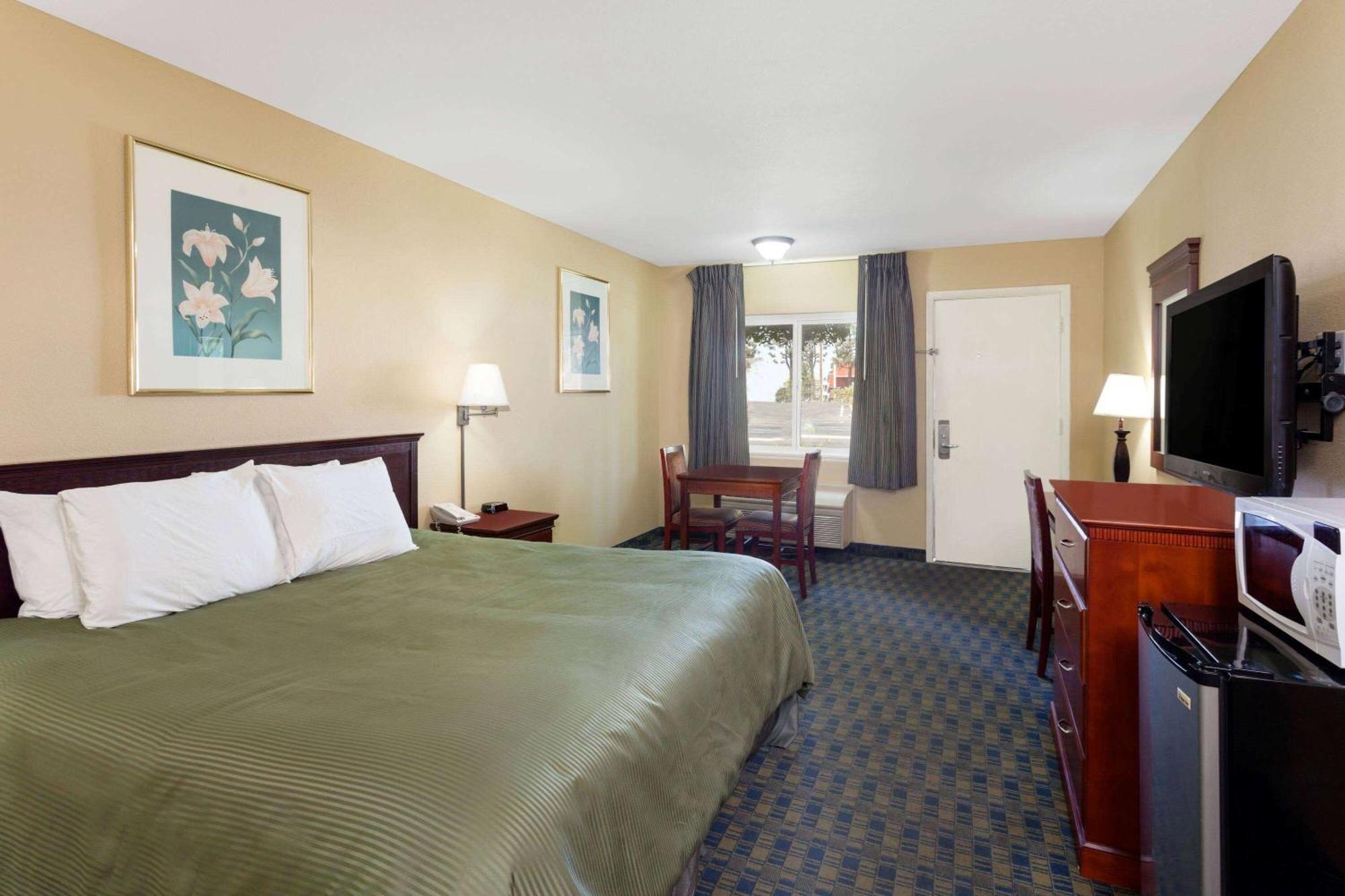 Travelodge By Wyndham Orange County Airport/ Costa Mesa Exterior foto